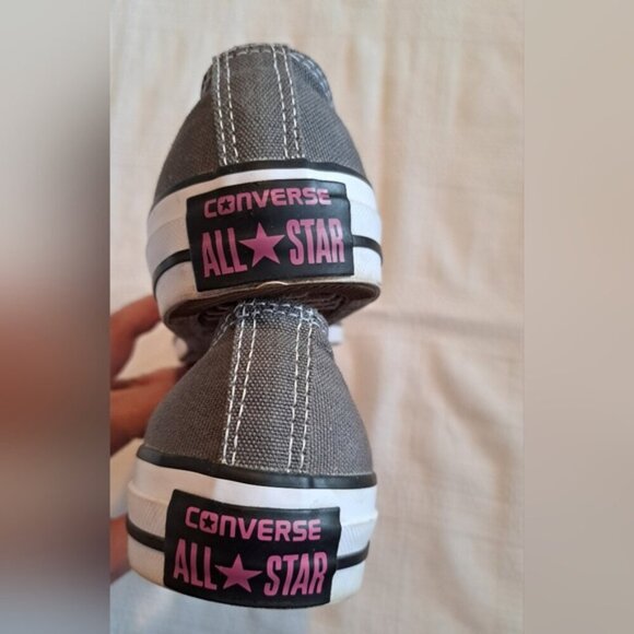 Converse women's size 5 canvas 2 tongue with lip design, VGUC - Picture 8 of 9